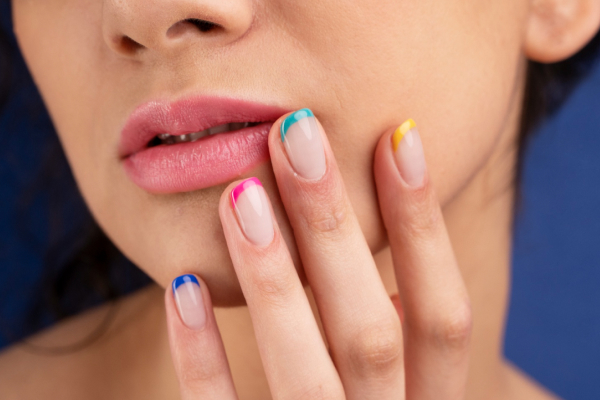 Как продлить жизнь маникюру.