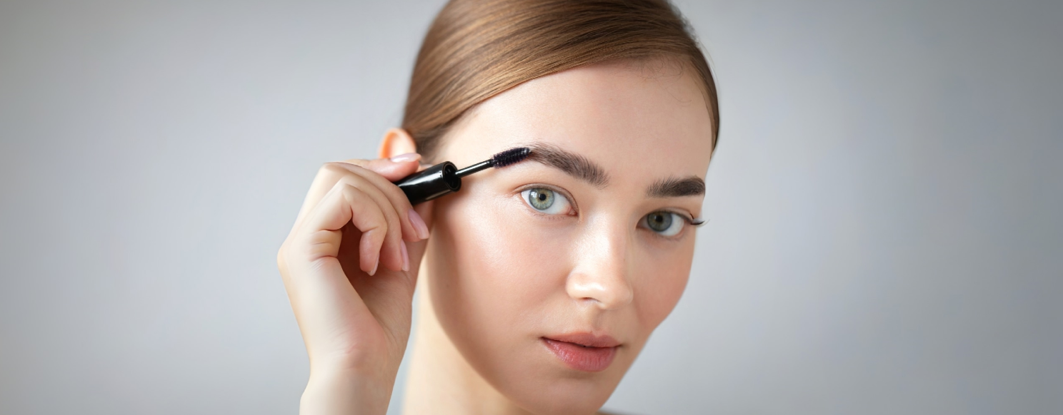 Как подобрать гель для бровей по типу: от ламинатора до прозрачного фиксатора.