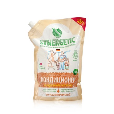 Кондиционер для белья Synergetic " Миндальное молочко " 1,5л