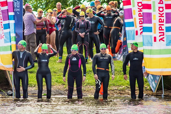 «Улыбка радуги» поддержала заплыв Кижи SWIM.